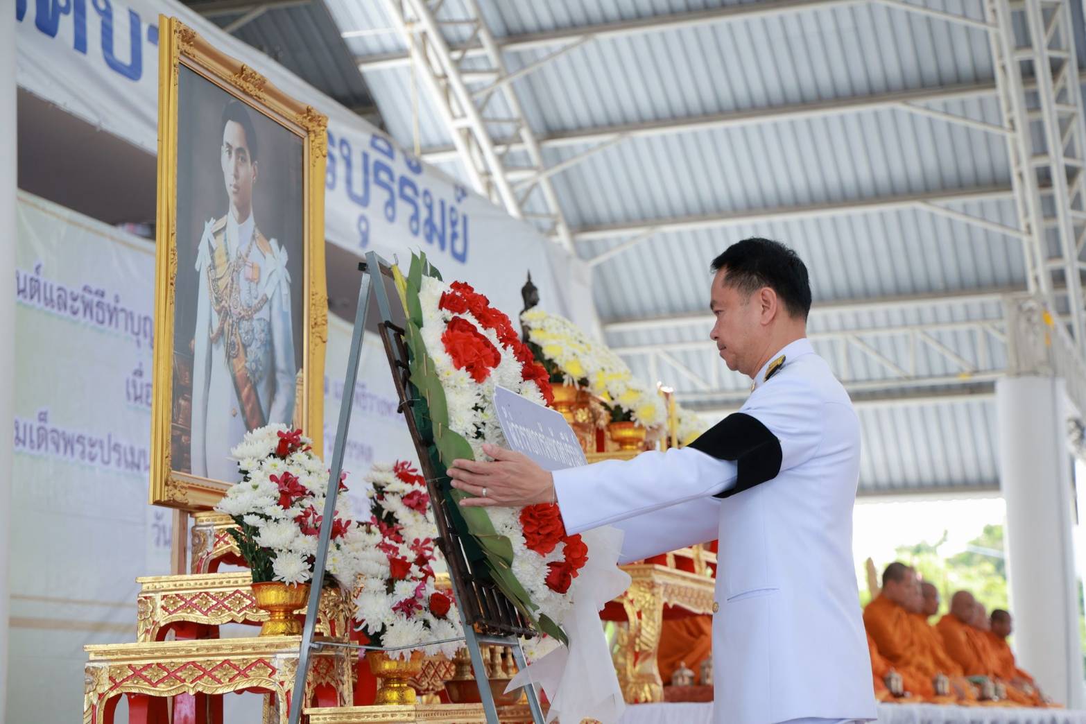 title - วันอังคารที่ 9 มิถุนายน 2569 นายประเสริฐ กาญจนเกียรติกุล ปฏิรูปปที่ดินจังหวัดบุรีรัมย์ มอบหมายให้นางสาวมณฑิรา ปานคง ผู้อำนาวยการกลุ่มการเงินบัญชีฯ พร้อมด้วยเจ้าหน้าที่ ส.ป.ก.บุรีรัมย์ ร่วมรัฐพิธีวันที่ระลึกคล้ายวันสวรรคต พระบาทสมเด็จพระปรเมนทรมหาอานันทมหิดล พระอัฐมรามาธิบดินทร